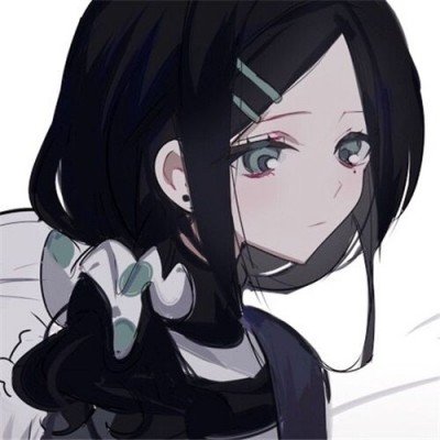 因儿女未探望 老人高空扔下5箱红酒